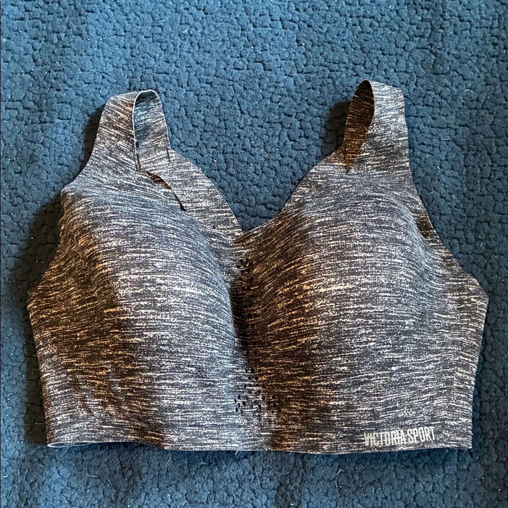 VICTORIA SPORT Heathered Black & White Support Sports Bra